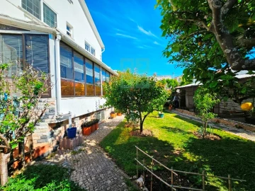 Moradia T6 para Venda em São Domingos de Rana