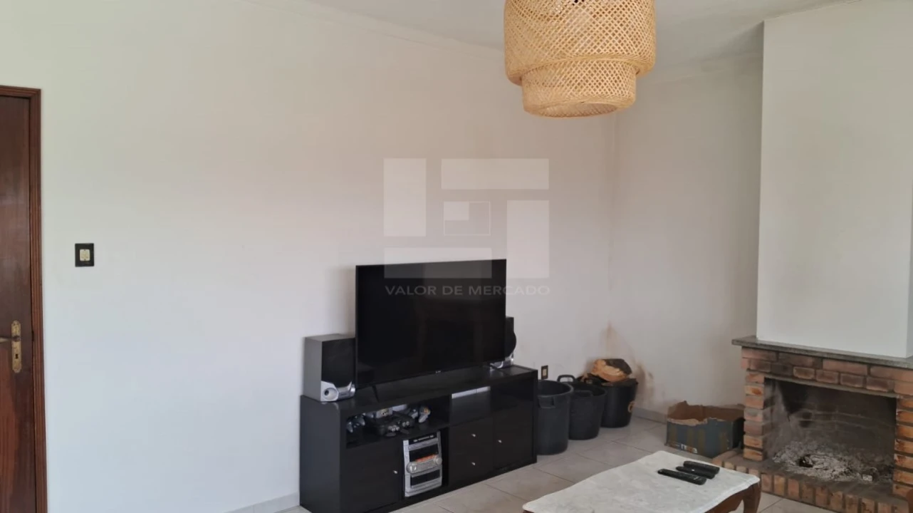 Moradia T6 para Venda em Monteiras Foto 6