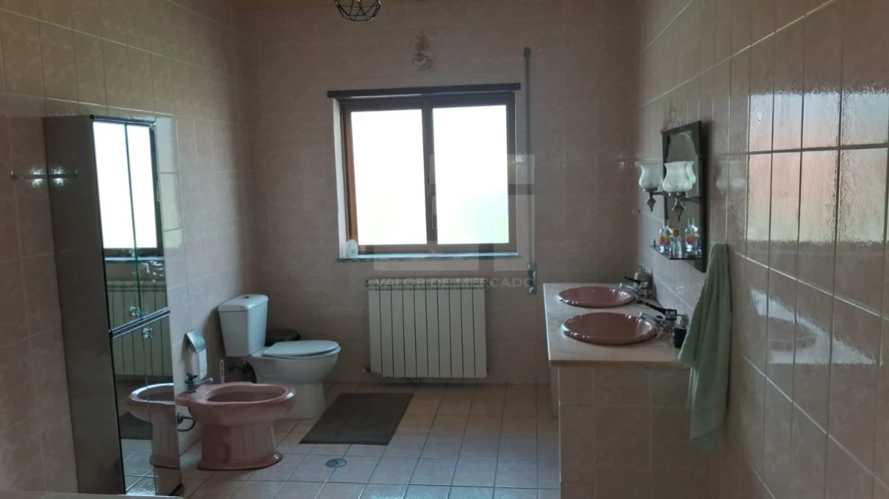 Moradia T6 para Venda em Monteiras Foto 22