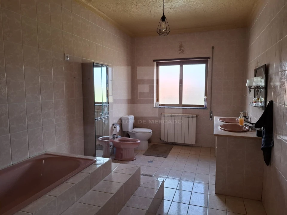 Moradia T6 para Venda em Monteiras Foto 69