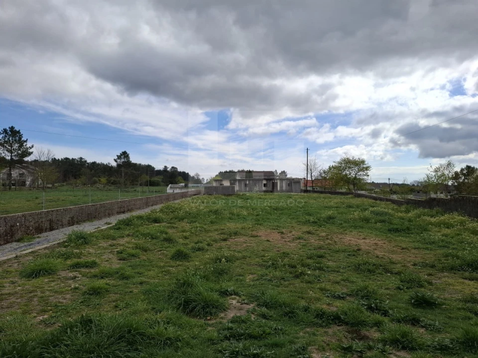 Moradia T6 para Venda em Monteiras Foto 90