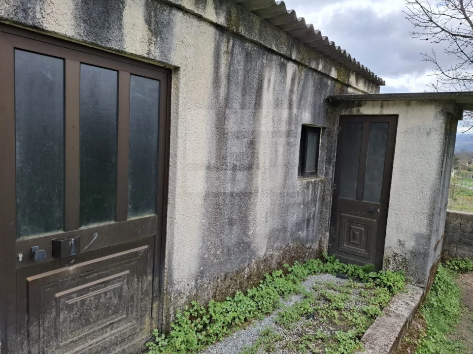 Moradia T6 para Venda em Monteiras Foto 94