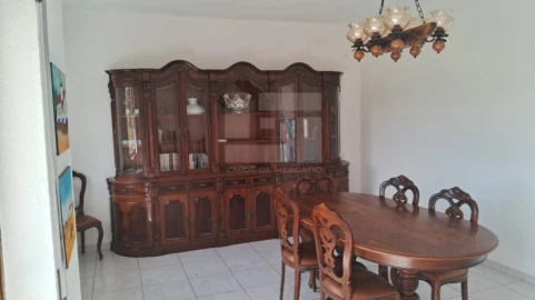 Moradia T6 para Venda em Monteiras