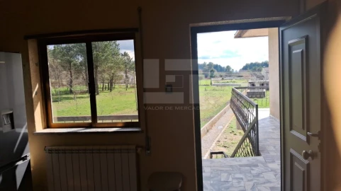 Moradia T6 para Venda em Monteiras