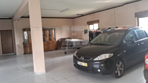 Moradia T6 para Venda em Monteiras