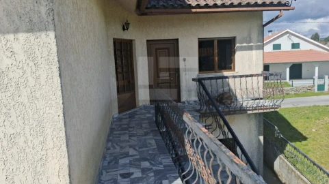 Moradia T6 para Venda em Monteiras