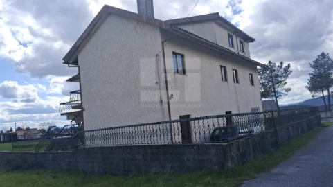 Moradia T6 para Venda em Monteiras