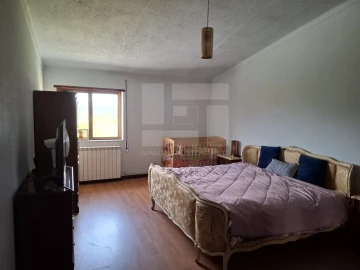 Moradia T6 para Venda em Monteiras