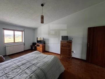 Moradia T6 para Venda em Monteiras