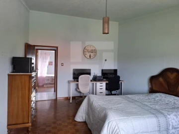 Moradia T6 para Venda em Monteiras