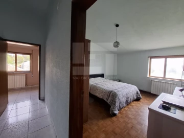 Moradia T6 para Venda em Monteiras