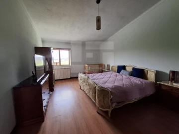 Moradia T6 para Venda em Monteiras