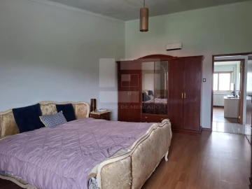 Moradia T6 para Venda em Monteiras