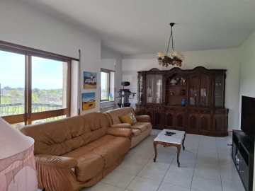 Moradia T6 para Venda em Monteiras