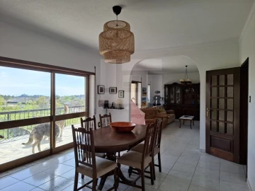 Moradia T6 para Venda em Monteiras