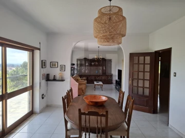 Moradia T6 para Venda em Monteiras