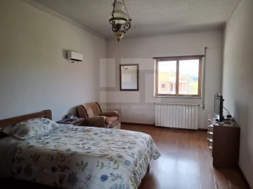 Moradia T6 para Venda em Monteiras