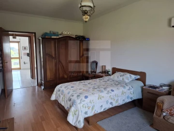 Moradia T6 para Venda em Monteiras