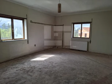 Moradia T6 para Venda em Monteiras