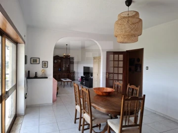 Moradia T6 para Venda em Monteiras