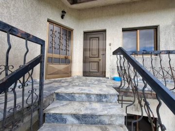 Moradia T6 para Venda em Monteiras