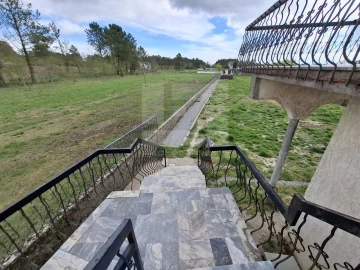 Moradia T6 para Venda em Monteiras