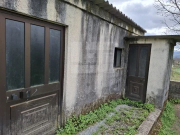 Moradia T6 para Venda em Monteiras