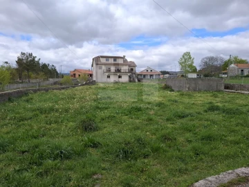 Moradia T6 para Venda em Monteiras