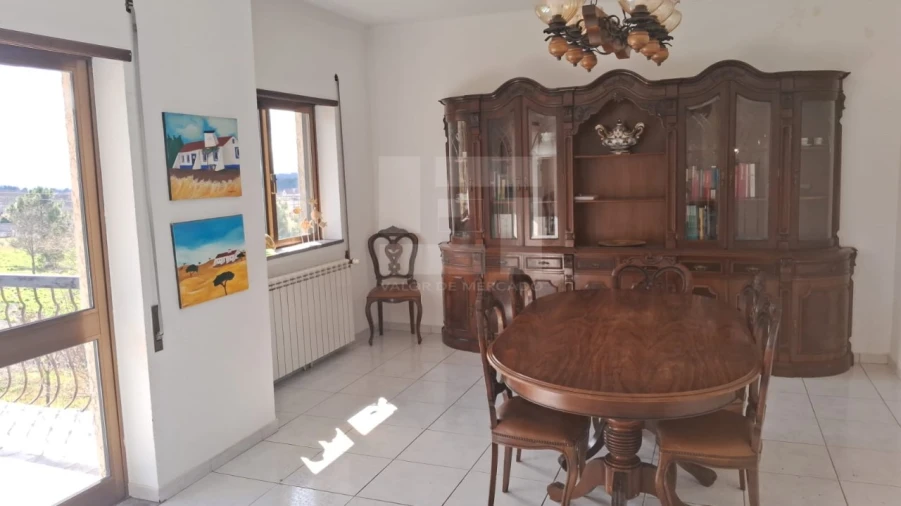 Moradia T6 para Venda em Monteiras Foto 2