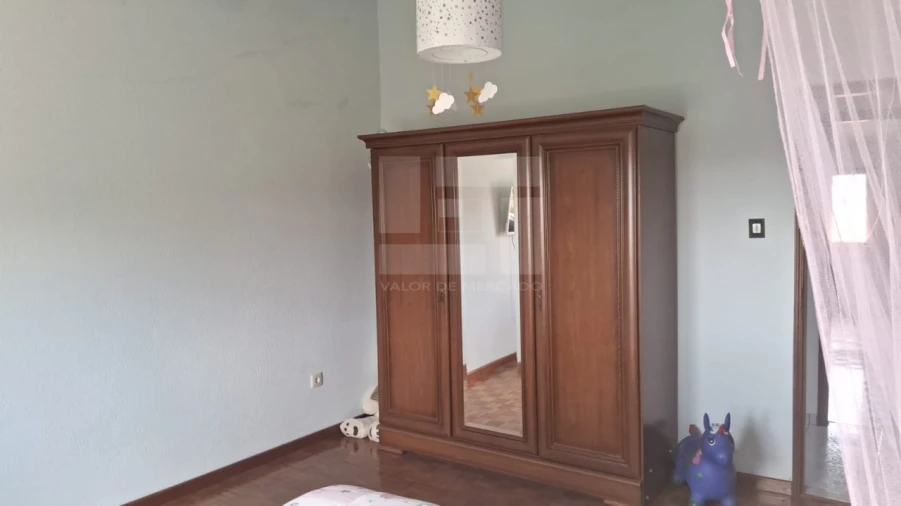 Moradia T6 para Venda em Monteiras Foto 12