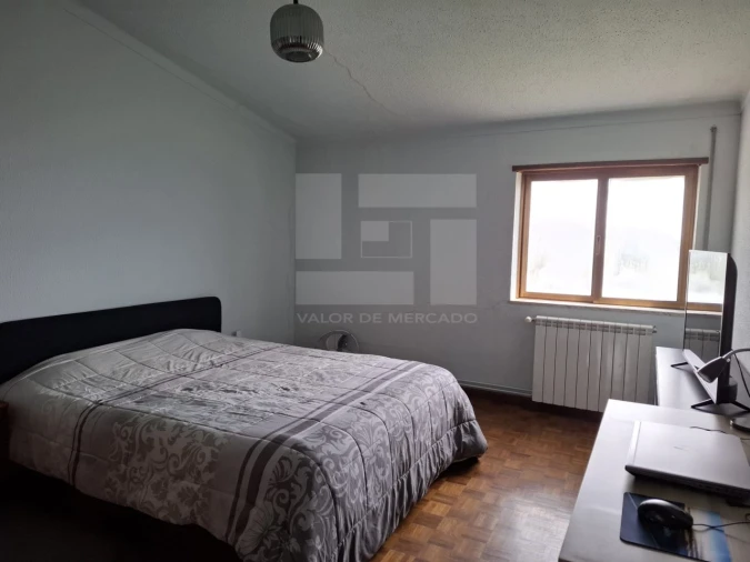 Moradia T6 para Venda em Monteiras Foto 44