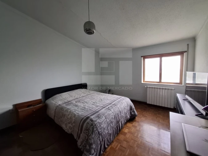 Moradia T6 para Venda em Monteiras Foto 46