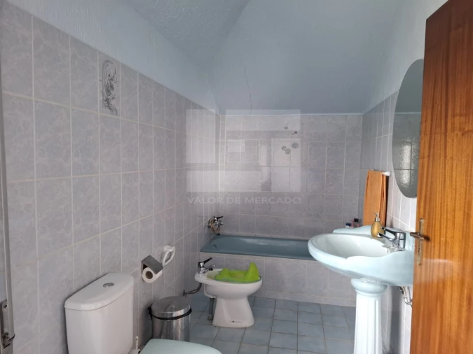 Moradia T6 para Venda em Monteiras Foto 53