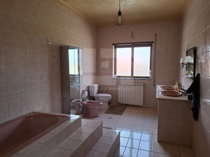 Moradia T6 para Venda em Monteiras Foto 69