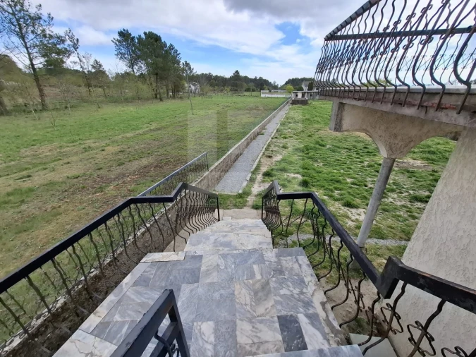 Moradia T6 para Venda em Monteiras Foto 88