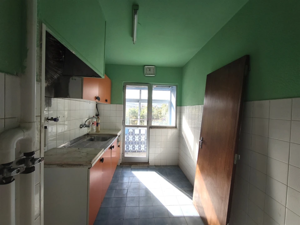 Apartamento T3 para Venda em Santo António dos Cavaleiros e Frielas Foto 9