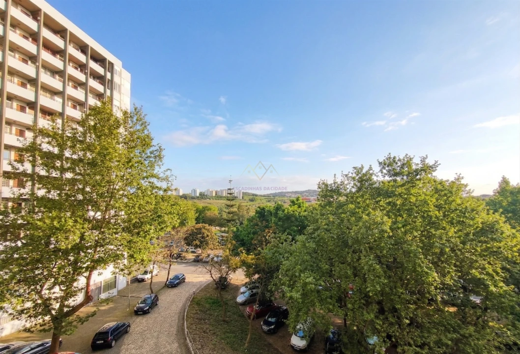 Apartamento T3 para Venda em Santo António dos Cavaleiros e Frielas Foto 4