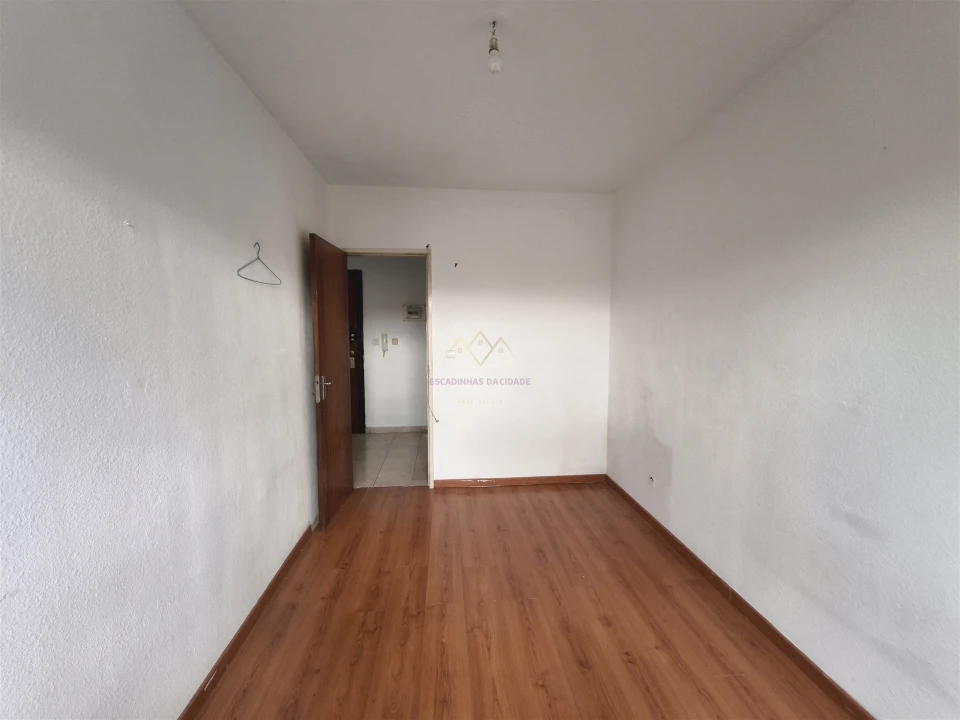 Apartamento T3 para Venda em Santo António dos Cavaleiros e Frielas Foto 16