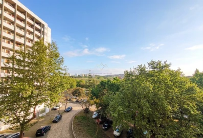 Apartamento T3 para Venda em Santo António dos Cavaleiros e Frielas