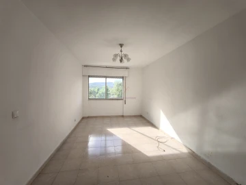 Apartamento T3 para Venda em Santo António dos Cavaleiros e Frielas