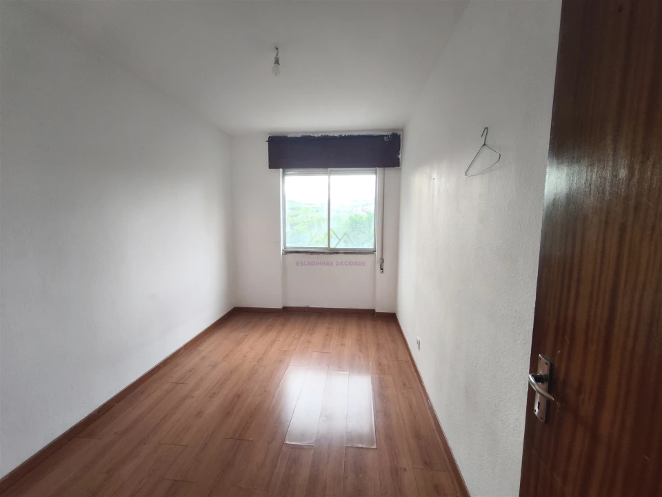 Apartamento T3 para Venda em Santo António dos Cavaleiros e Frielas Foto 15