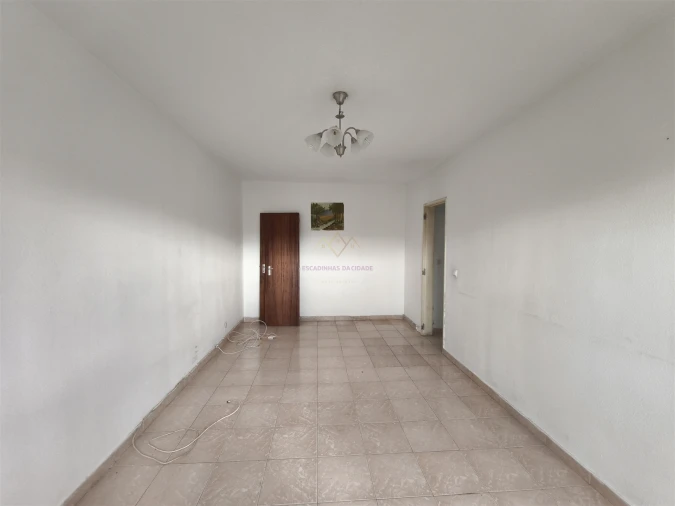 Apartamento T3 para Venda em Santo António dos Cavaleiros e Frielas Foto 2