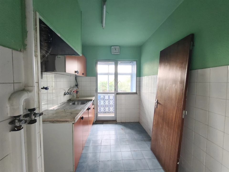 Apartamento T3 para Venda em Santo António dos Cavaleiros e Frielas Foto 6