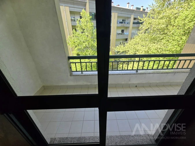 Apartamento T2 para Arrendamento em Repeses e São Salvador Foto 3