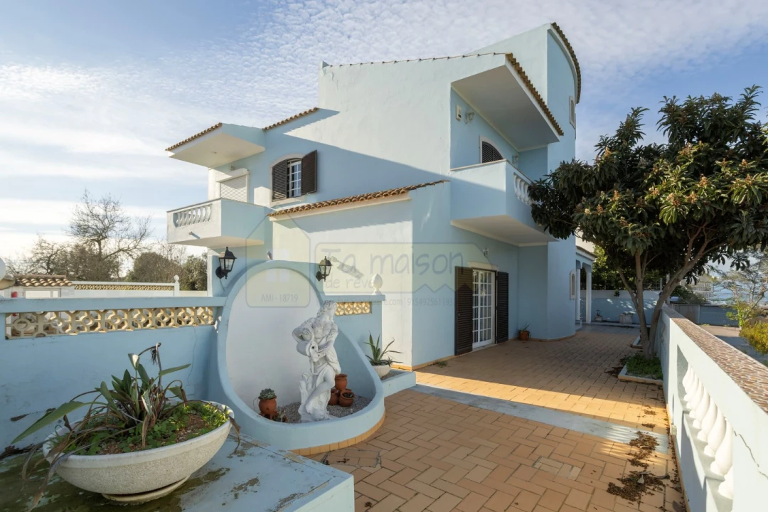 Moradia T4 para Venda em Moncarapacho e Fuseta Foto 1