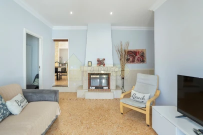 Moradia T4 para Venda em Moncarapacho e Fuseta