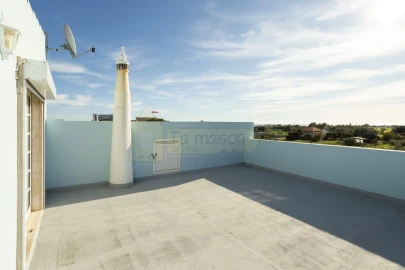 Moradia T4 para Venda em Moncarapacho e Fuseta