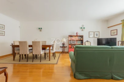 Apartamento T4 para Venda em Carcavelos e Parede