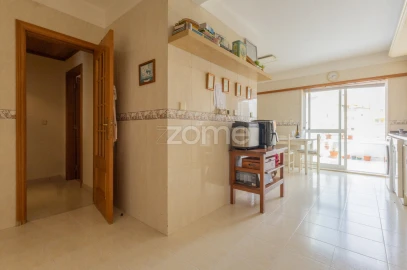 Apartamento T4 para Venda em Carcavelos e Parede