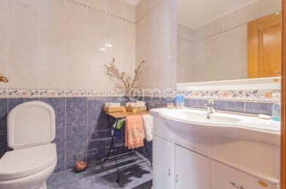 Apartamento T4 para Venda em Carcavelos e Parede